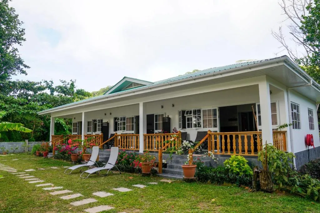 Villa Charette-Self Catering Villas, מלון בלה דיג