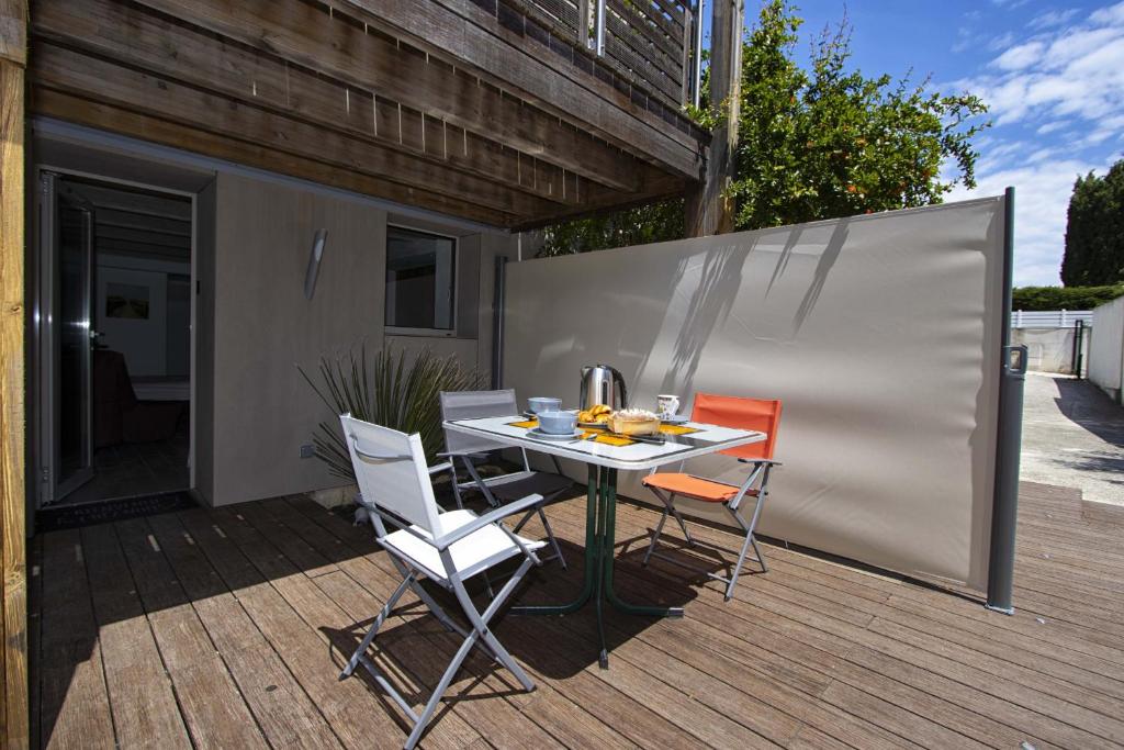 Cailloux, Saint-Cyr-sur-Mer