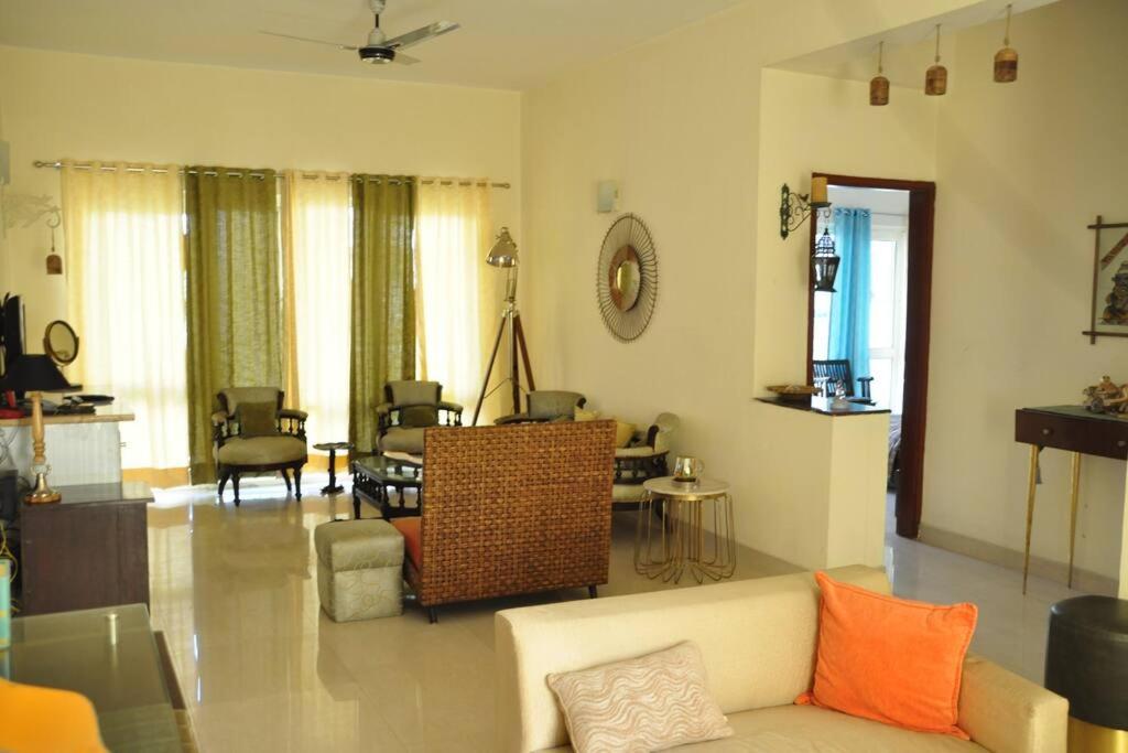 Luxurious Affordable Serviced Apt PariChowk/ExpoMart/Expressway Noida photo