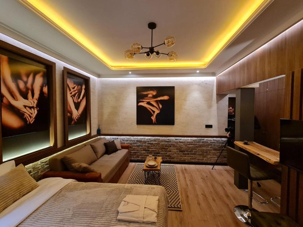 Optimist No.1 — Hotel in Belgrade