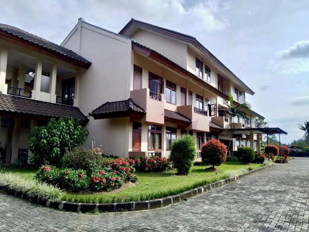 Grha Kasih — Hotel in Puncak