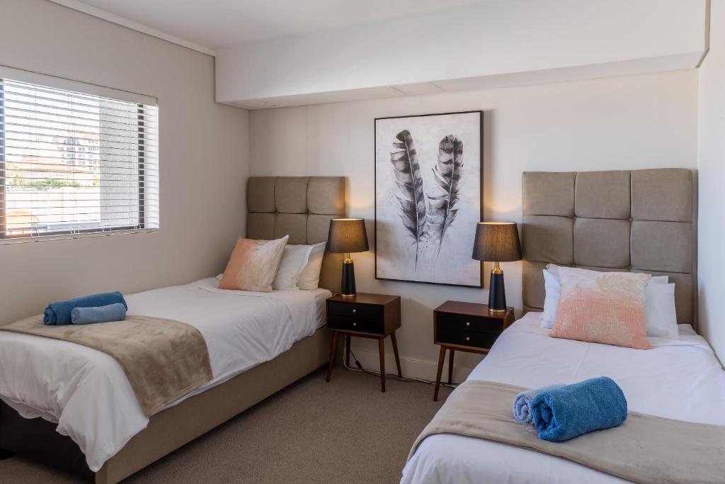 Waters Edge Apartments photo