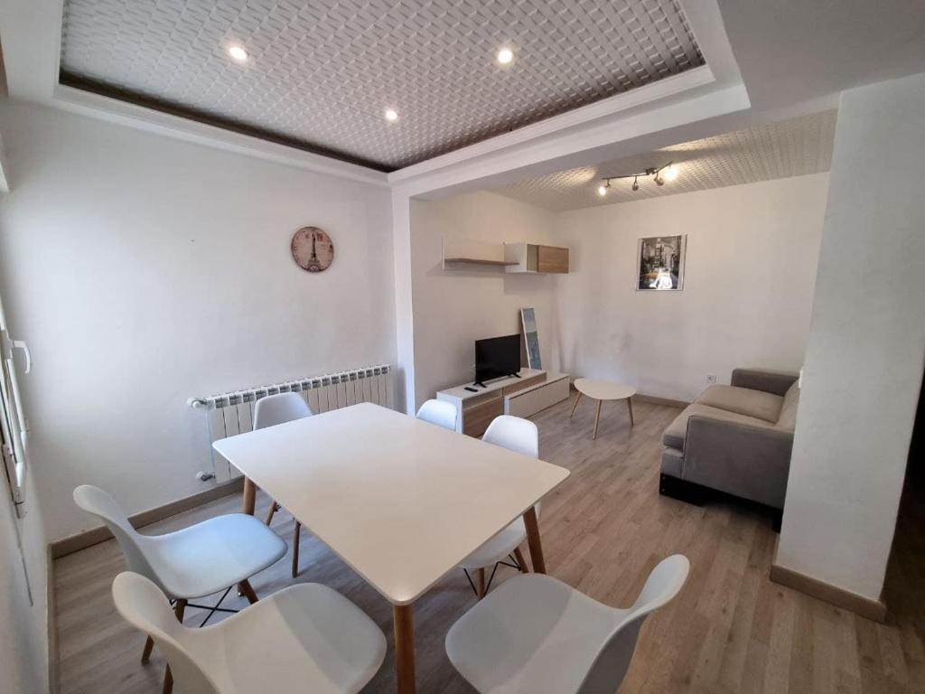 103A Apartamento moderno 2 habitaciones - 1