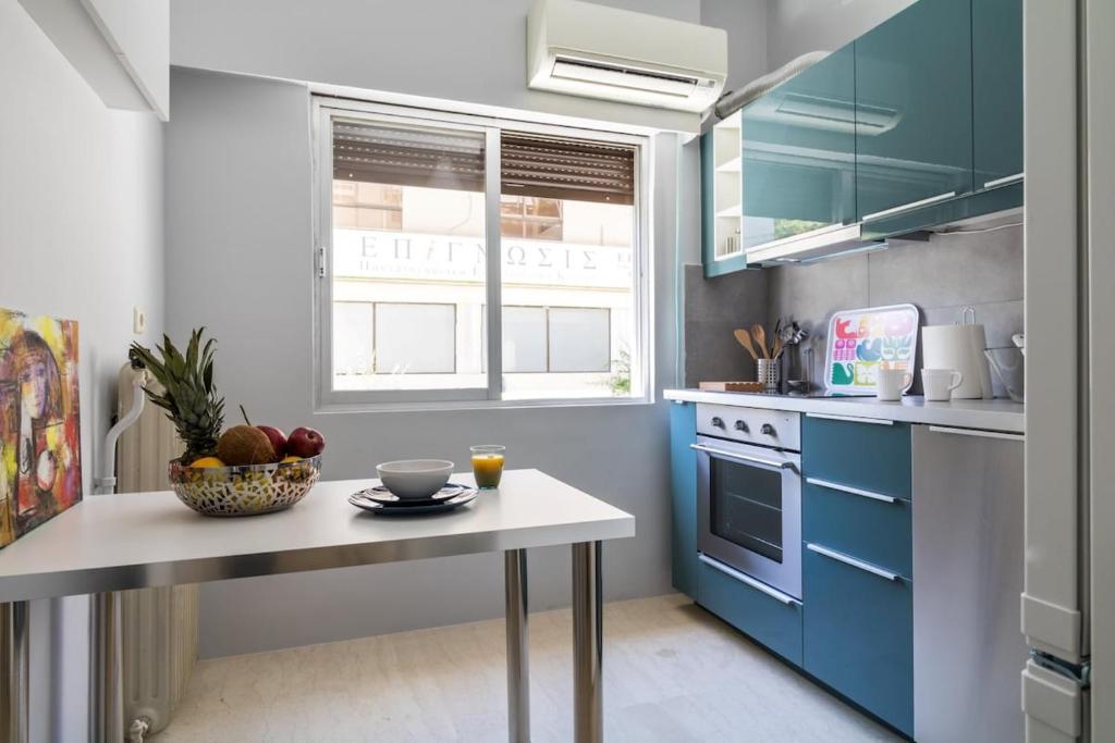 Superb apartment in the heart of Athens photo
