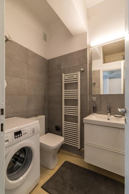Superb apartment in the heart of Athens photo