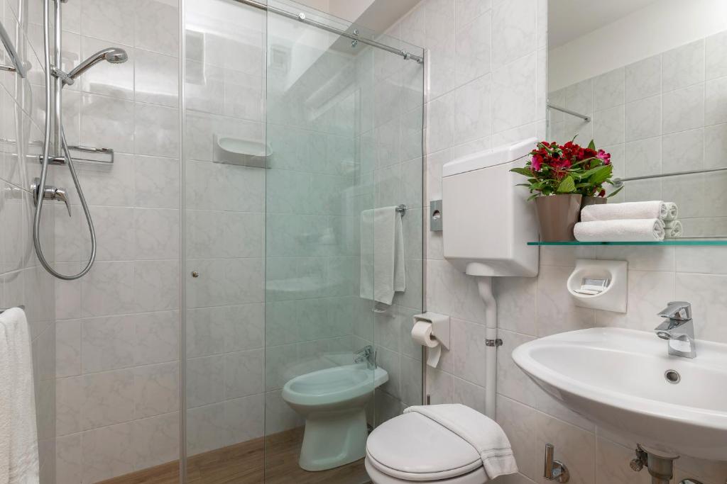 Hotel Adlon - FRONTE MARE photo
