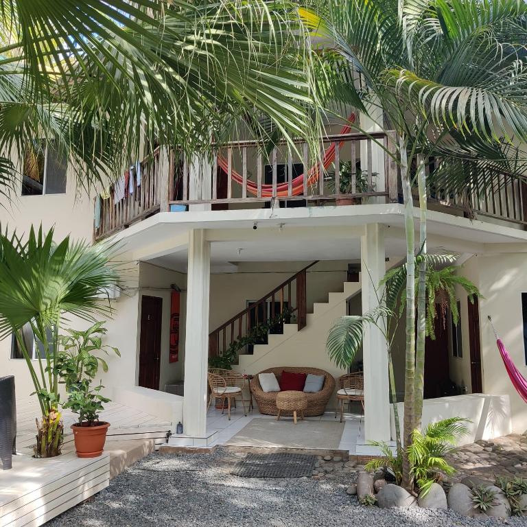 Layback Surf Hotel — Hotel in La Libertad