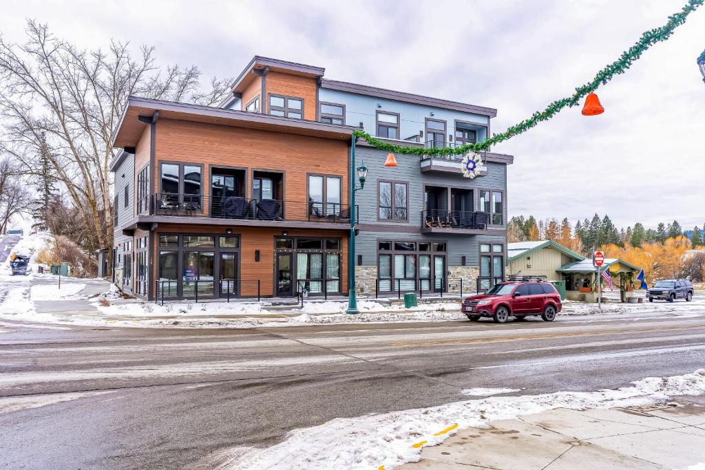 Adventure Awaits &amp; Cana Lofts — Hotel in Whitefish (MT)