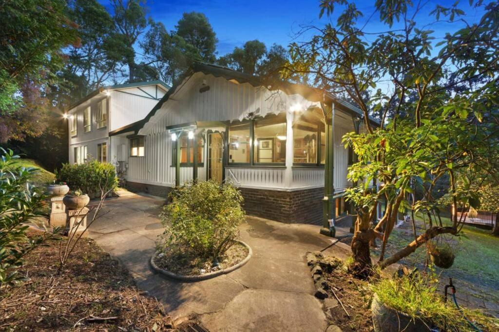 Glenfern English Cottage, historic and elegant, individual Self-Contained Apartment plus breakfast photo