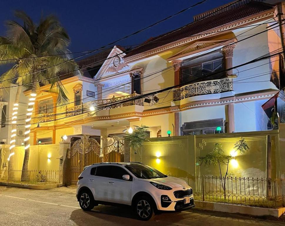 Exterior view, Hotel Seven 7 in Karachi