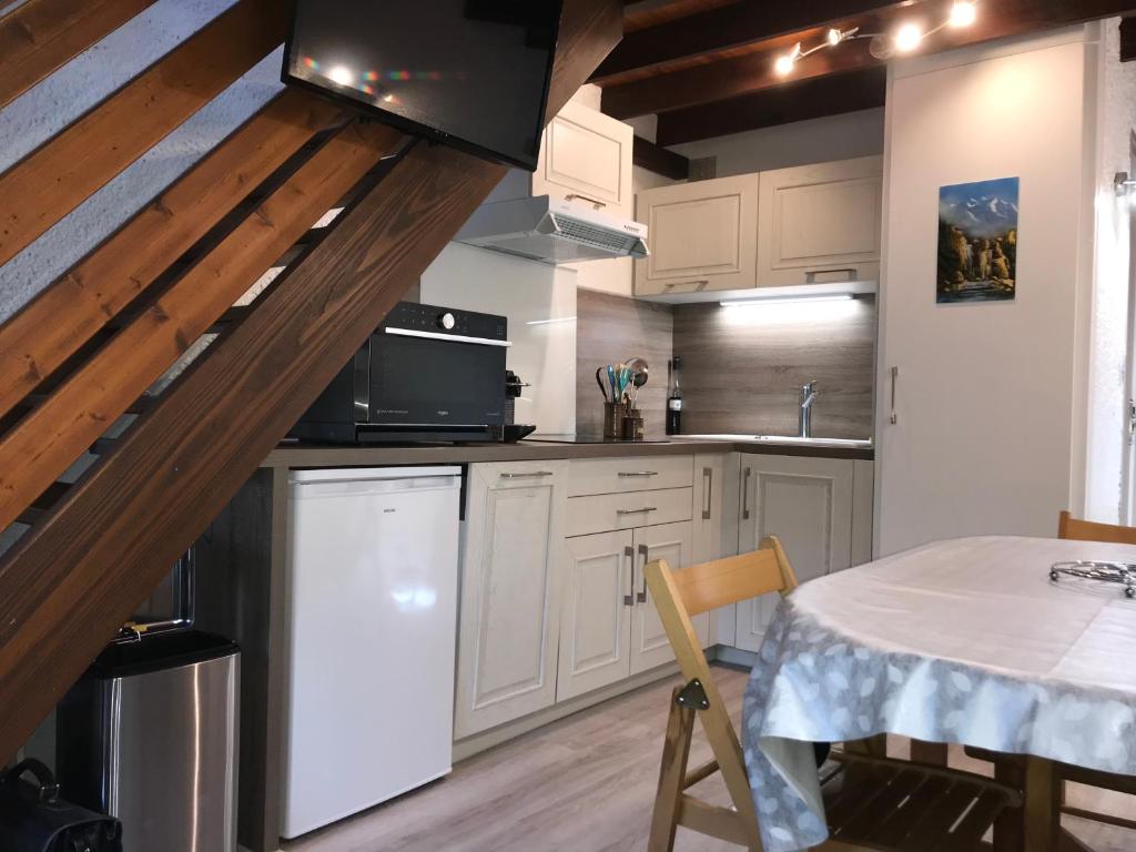 APPARTEMENT CAUTERETS POUR 4 PERSONNES AVEC PARKING - 2