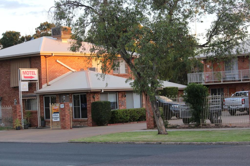 Red Cliffs Colonial Motor Lodge, Mildura Region — Hotel in Red Cliffs