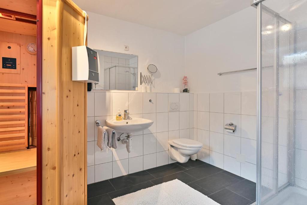 Bathroom, Haus Flexen Appartements & Suite in Klösterle