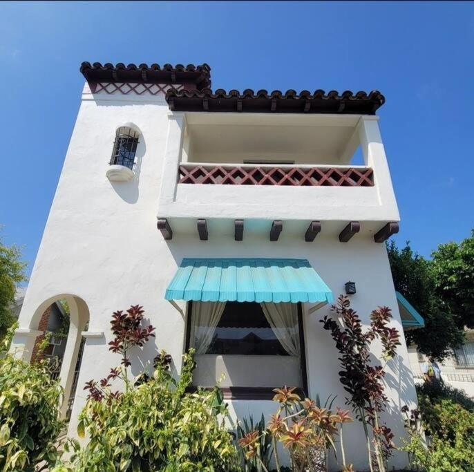 Guest houses in Los Angeles, CA price from 15, reviews of