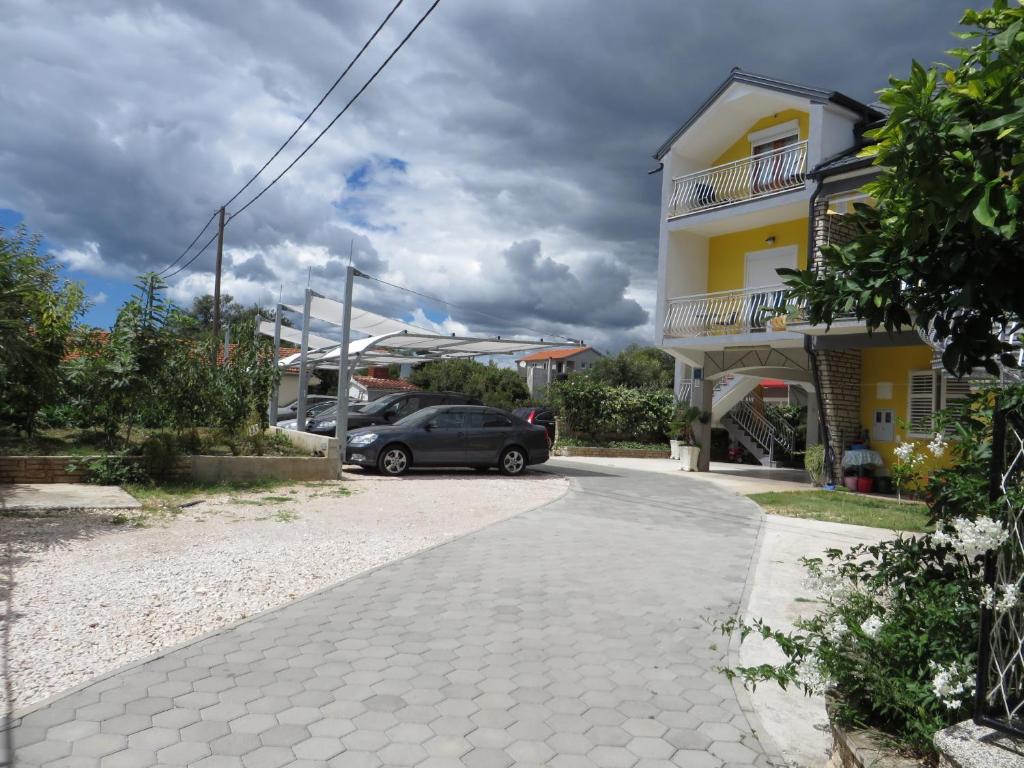 Apartments Tonka — Hotel in Drage