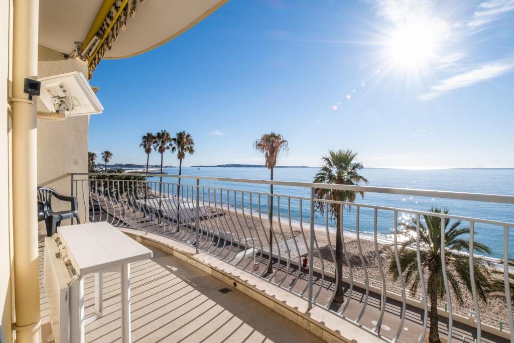 3-Br Apartment Sea View by the Beaches - 5