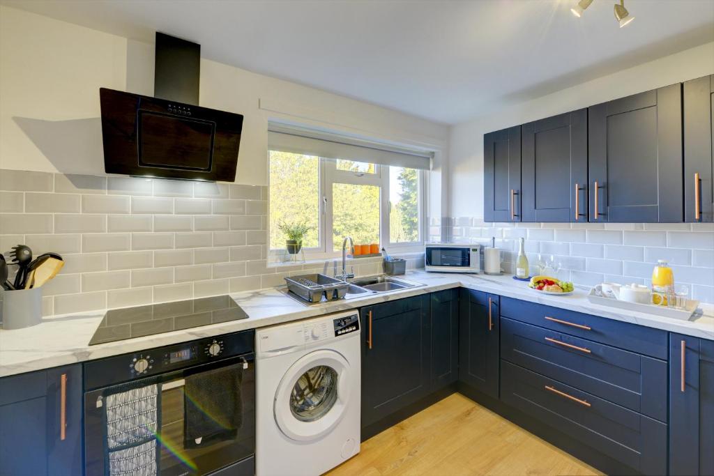Inspire Homes 2-Bed Sleeps 5 near Leamington & M40 photo
