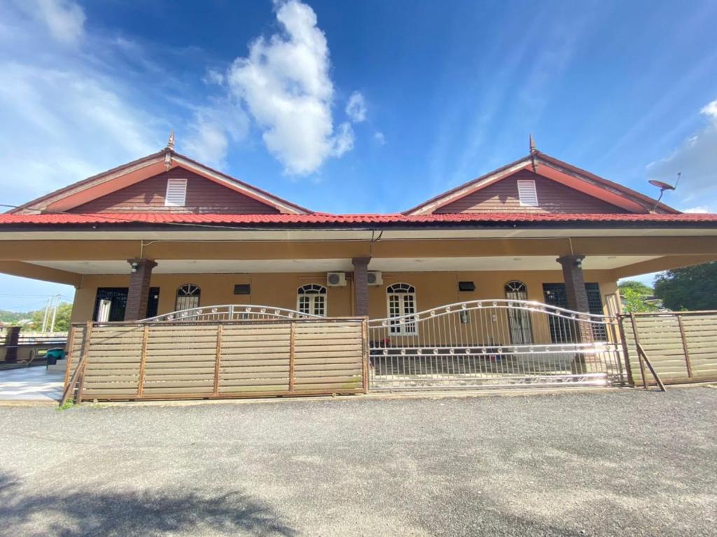 Exterior view, Family Homestay in Kuala Terengganu