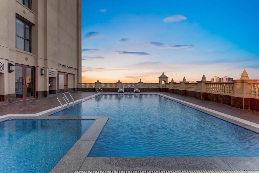 スイミングプール