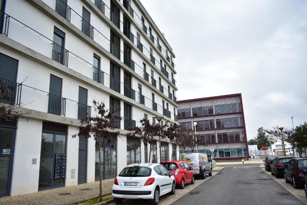 Bright apartment next to main avenue and marina 1870 전경