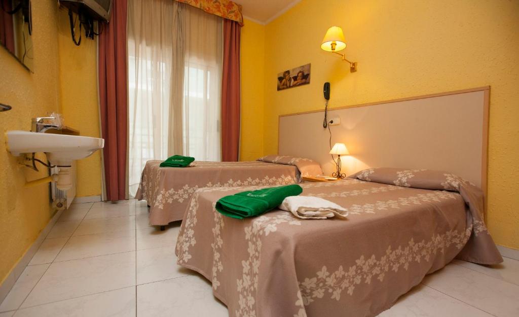 Hostal Alhambra Tarragona — Hotel in Tarragona