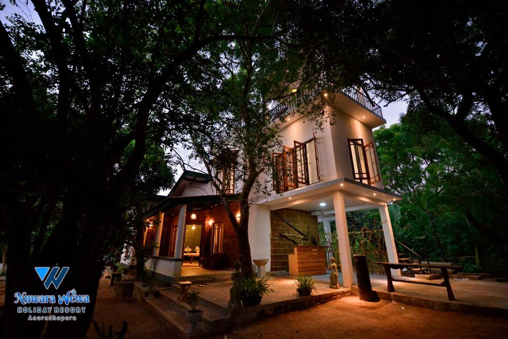 Nuwara Wewa Holiday Resort — Hotel in Anuradhapura