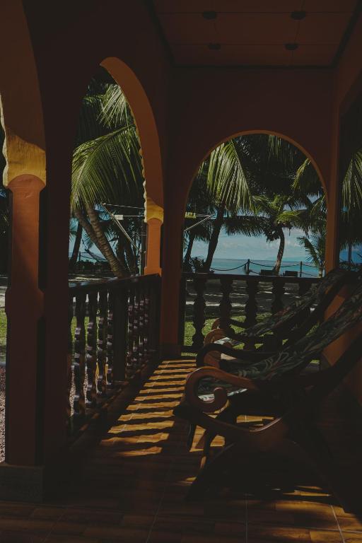 Anse Kerlan Beach Chalets photo