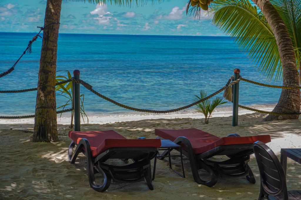 Anse Kerlan Beach Chalets photo