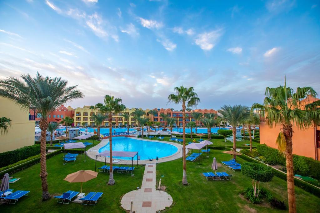 Titanic Beach - Families and Couples only — Hurghada, Red Sea