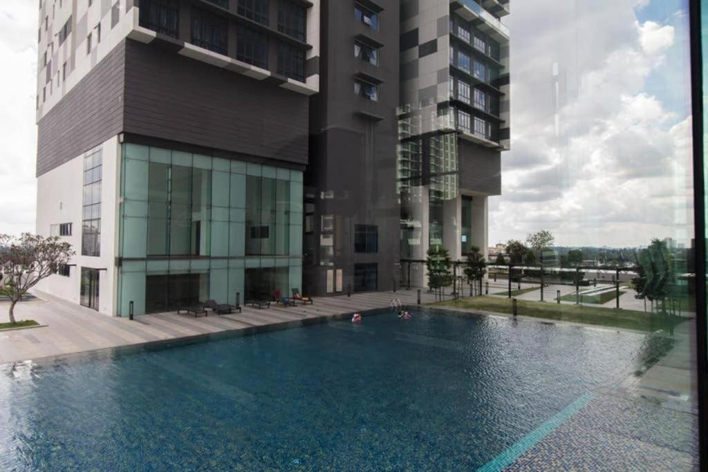 Setia Sky 88 Up to 6 pax !!! 2BEDROOM apartment with extra bed photo