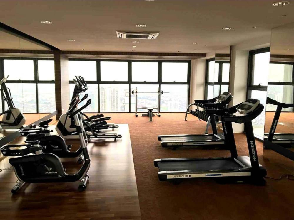 Setia Sky 88 Up to 6 pax !!! 2BEDROOM apartment with extra bed photo