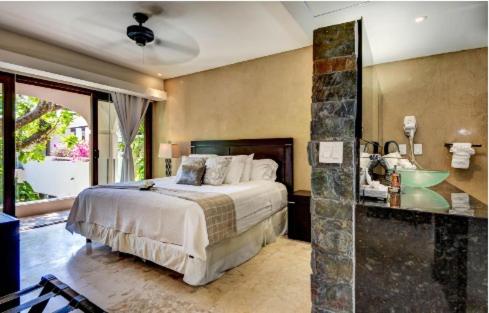 Amazing Hacienda for 14 guests! Steps to the beach! - 4