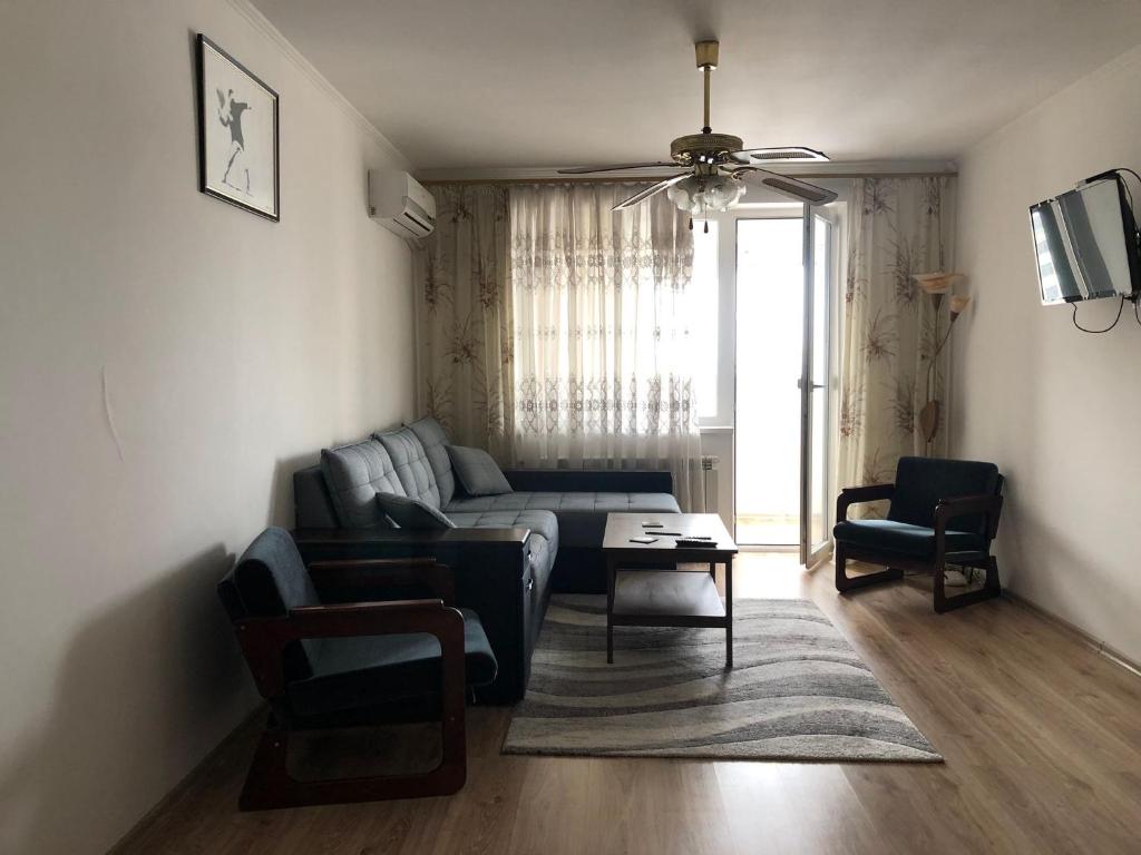 Clean apartment on Lunacharskogo street photo