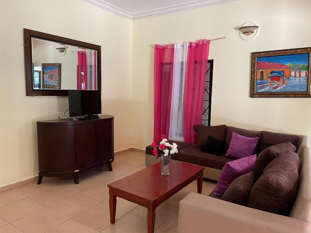 Five-Bedroom House, Hacienda De La Bahia in Samana