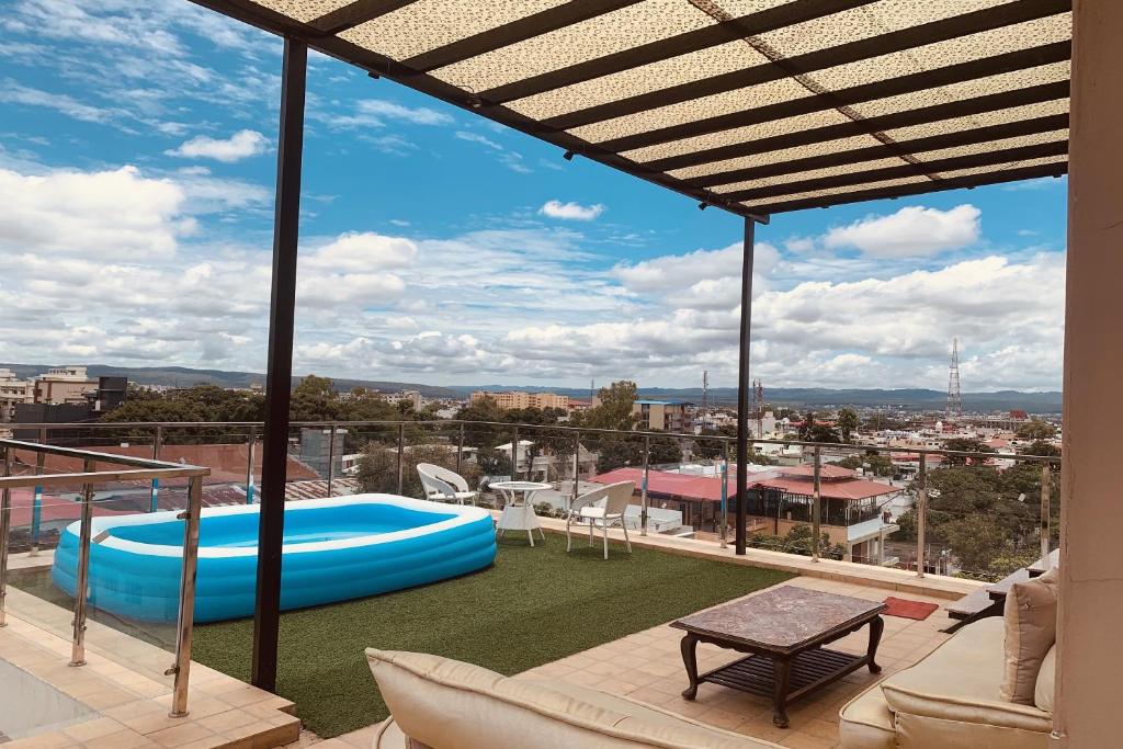 OYO Home 78084 Lavish Penthouse