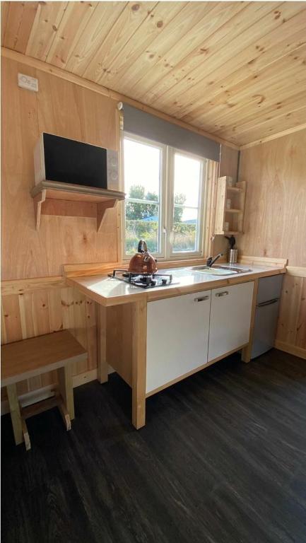 Wooden Tiny House Glamping Cabin with Hot Tub 3, Askham photo 6