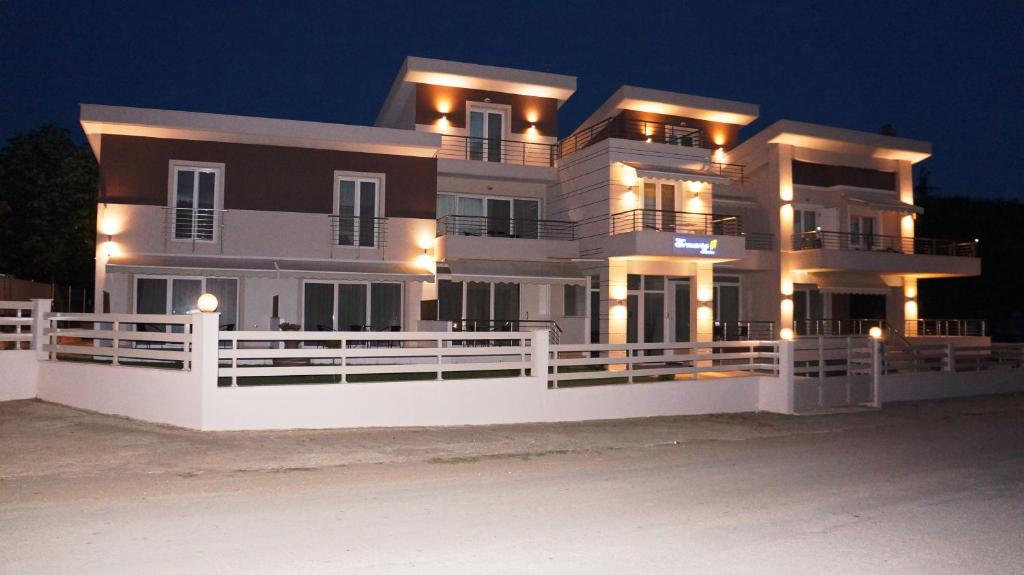 Erosaria Suites — Hotel in Chalkidiki