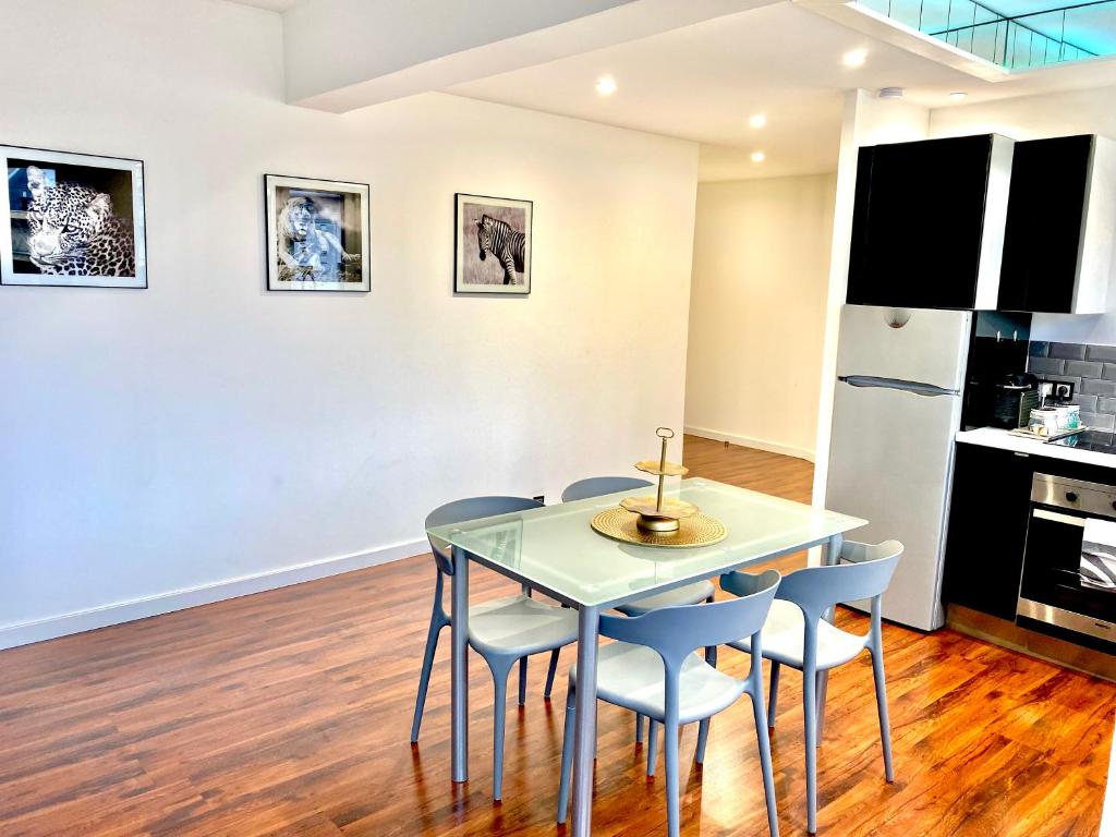 LE CARDINAL, appartement avec parking privé, gare, centre ville, - 4