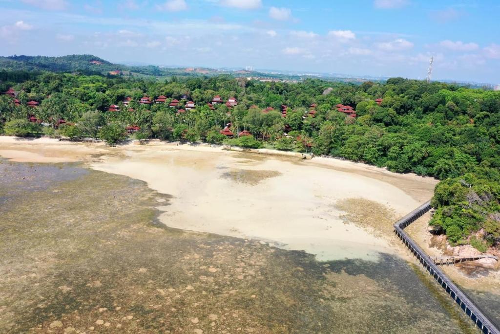 Nongsa Village Peaceful Villa in private beach Resort photo