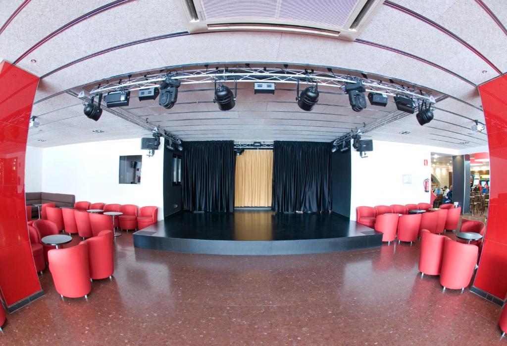 Medplaya Hotel Santa Monica — Restaurant & bars in Calella, Catalonia