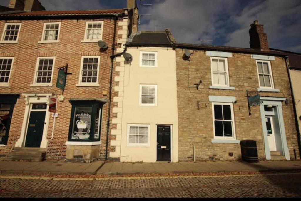 Beautiful 2 bed cottage in the centre of Richmond