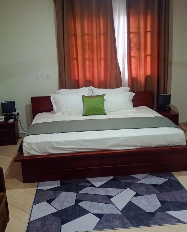 JOEFIKO ROYAL HOTEL
