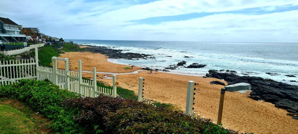 4 LA MER, BALLITO ON THE BEACH, Ballito