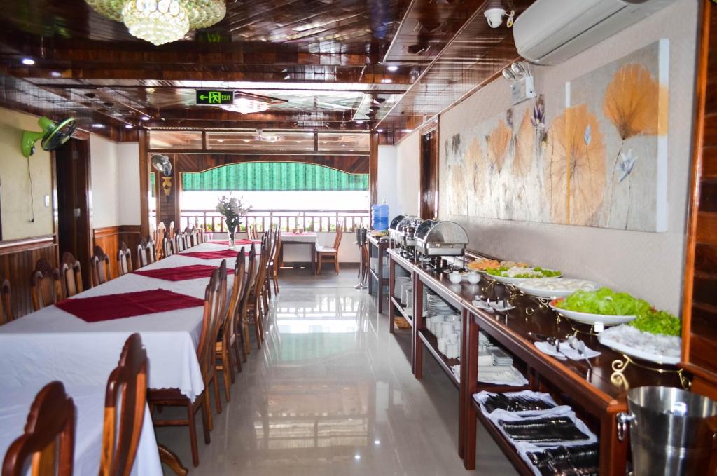 Khách Sạn San San