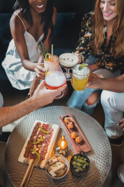 Pub/Lounge