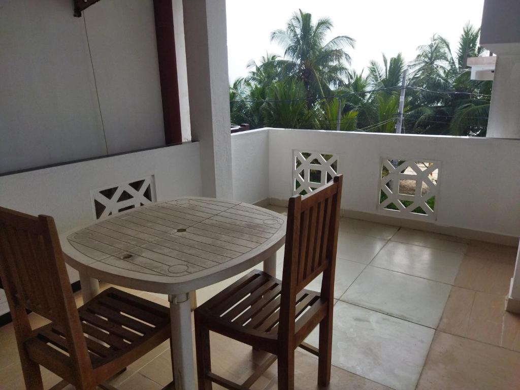 Shanika Beach Inn photo