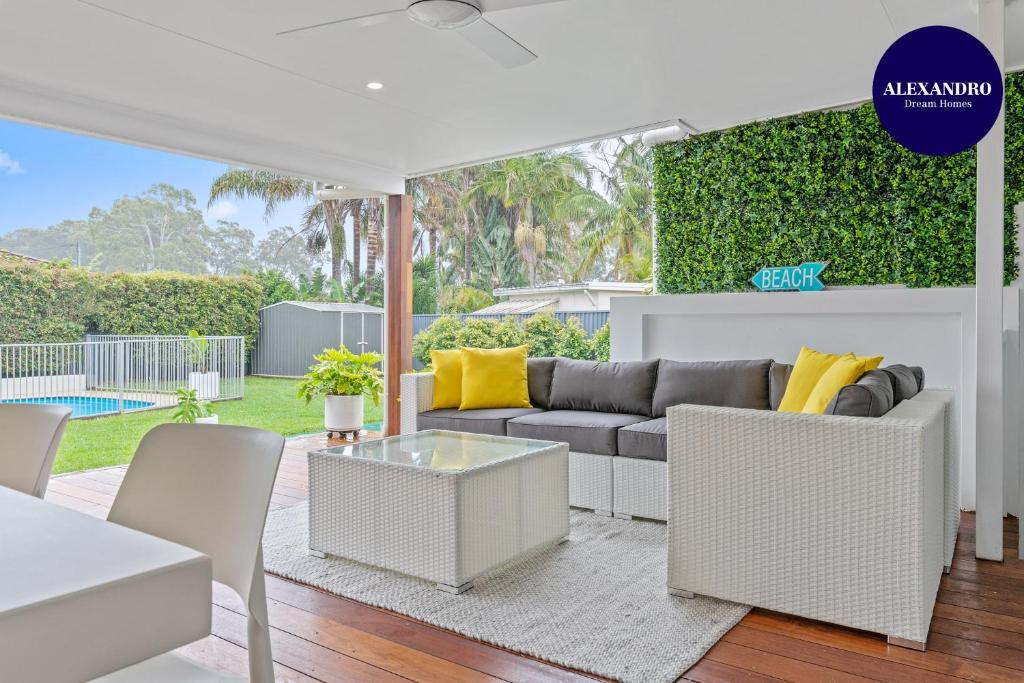 SPARKLING NEW BEACH HOUSE WITH POOL & SPA / CANTON BEACH