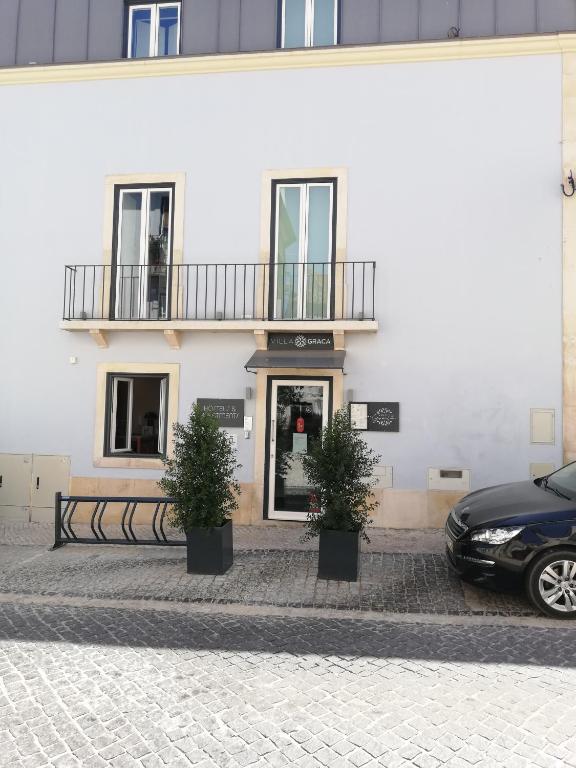 Villa Graca -Hostels and Apartments — Hotel in Santarem