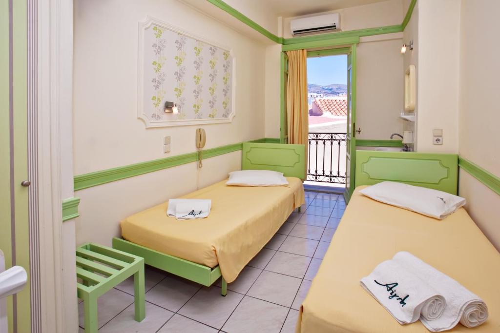 Twin Room with Private External Bathroom and Side Sea View