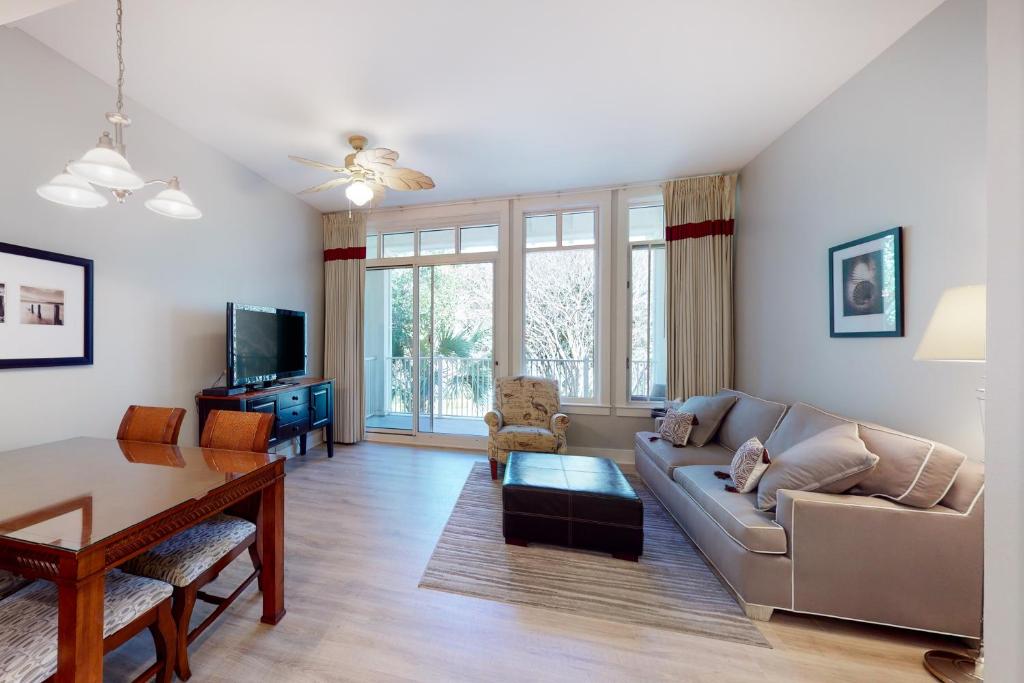 Baytowne Wharf - Observation Point North #555, Destin